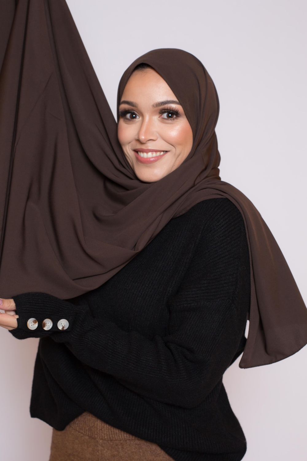 Hijab soie de médine marron foncé
