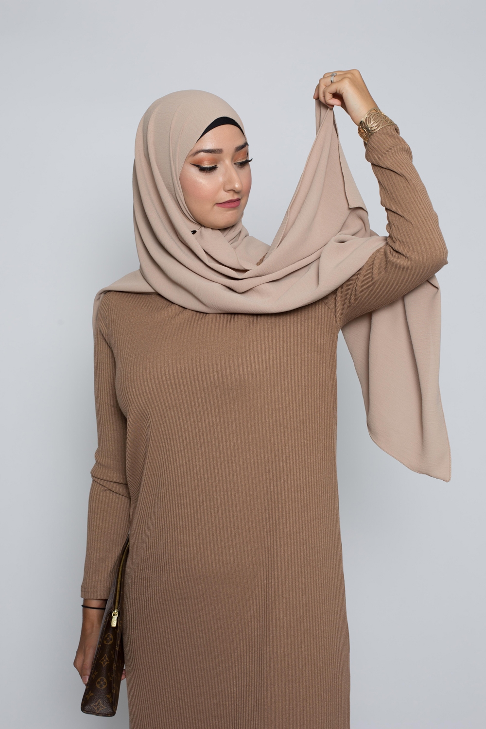 Hijab soie de médine taupe clair