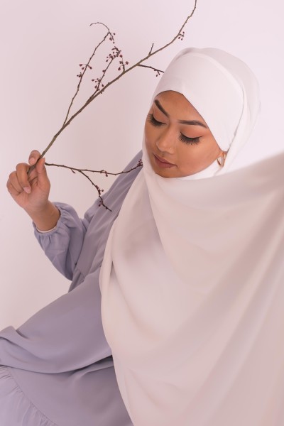 Hijab prêt à nouer soie de médine blanc