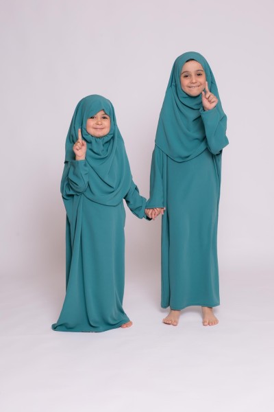 Grünes Hijab-Kinderkleid aus Medina-Seide mit integriertem Hijab