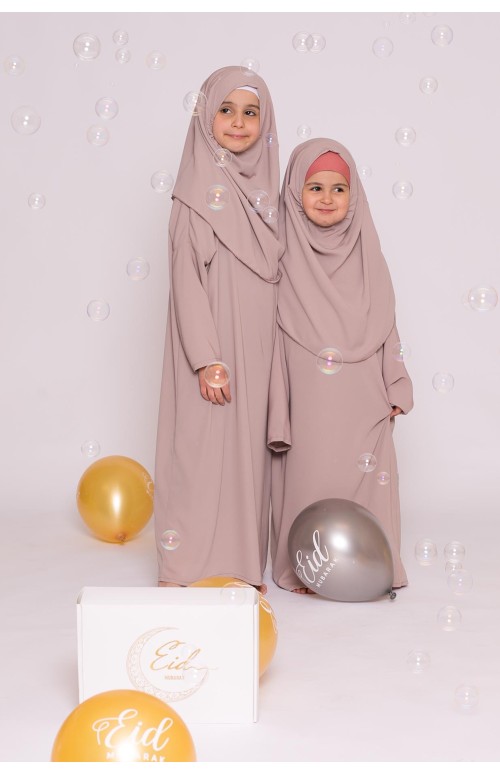 Robe enfant hijab intégré soie de médine taupe clair