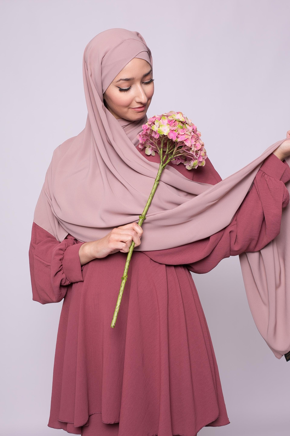 Hijab croisé à nouer soie de médine rose marroné