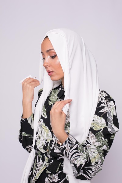 Crossover hijab to tie off-white medina silk