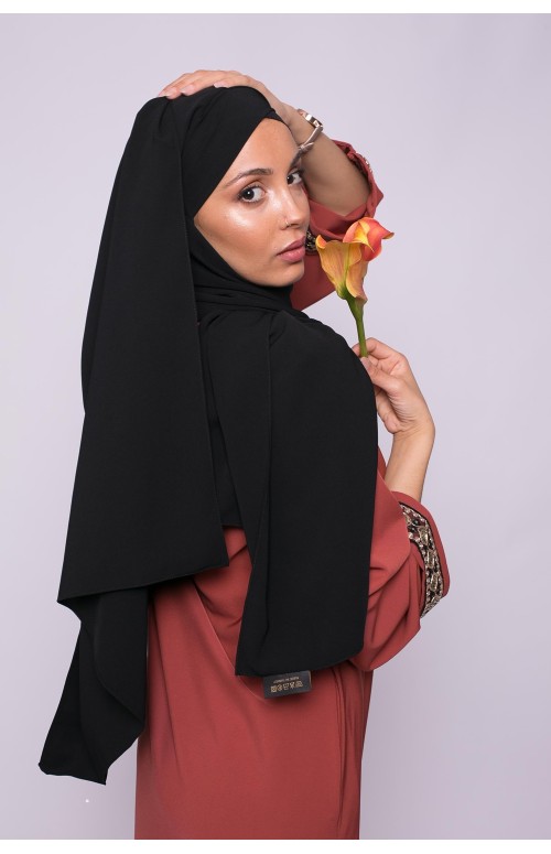 Hijab croisé à nouer soie de médine noir boutique musulmane