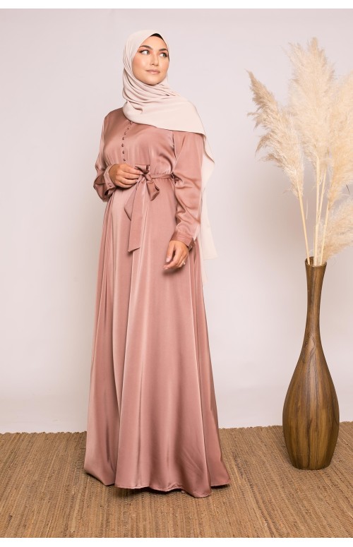 Robe longue et évasée satiné brique prêt à porter modeste pour femme musulmane boutique hijab moderne