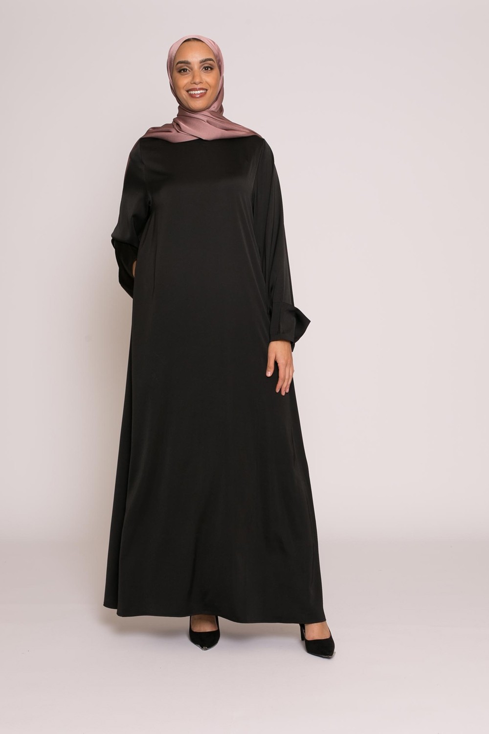 Abaya de lujo de raso negro