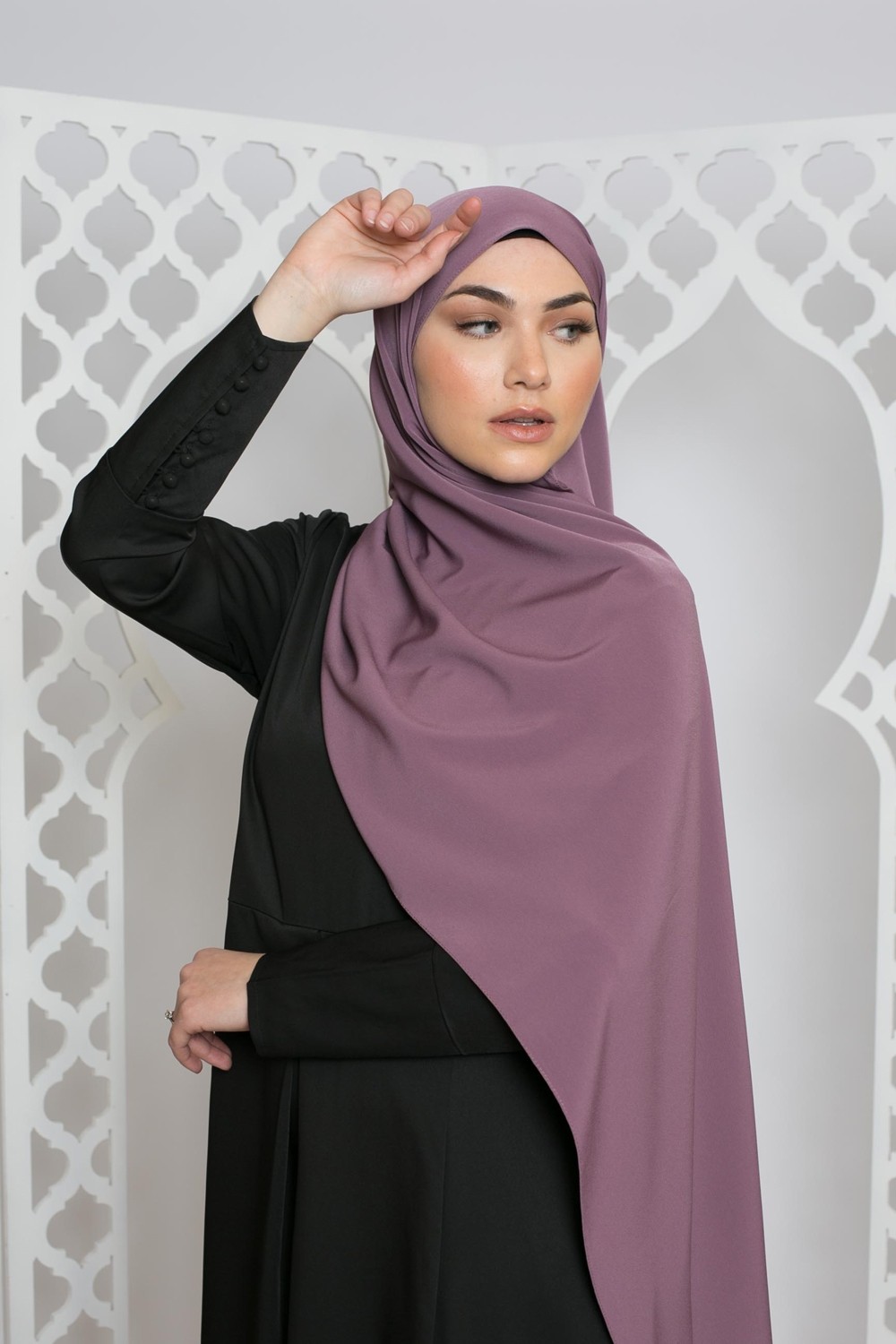 Dunkellila Kristall-Hijab