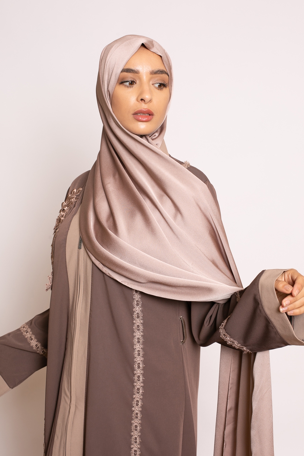 hijab sedef satiné taupe foncé
