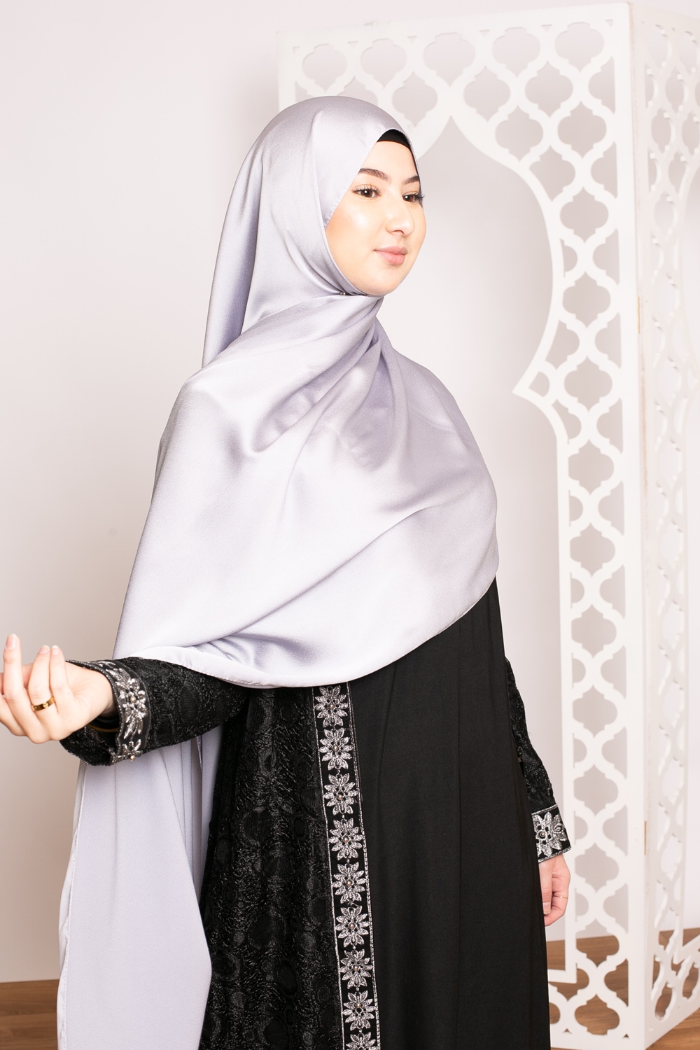 hijab sedef satiné gris argenté