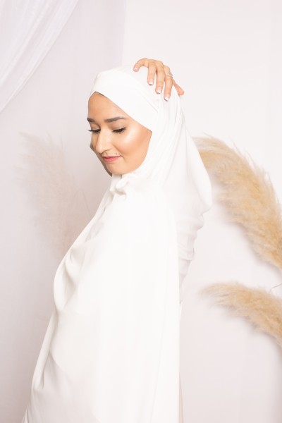 Hijab croisé à nouer soie de médine blanc cassé