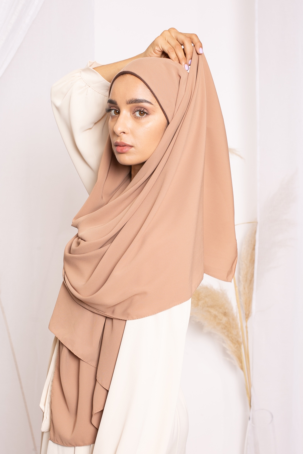 Hijab bonnet intégré soie de médine noisette