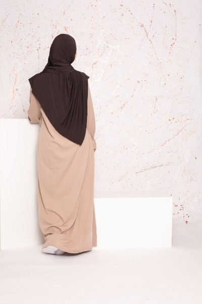 Robe hiver manche tulipe beige pour femme musulmane