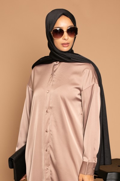 Hochwertiger, glänzender schwarzer Hijab