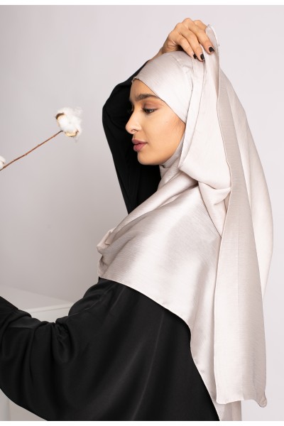 Hijab prêt à nouer satiné plissé gris clair pour fête