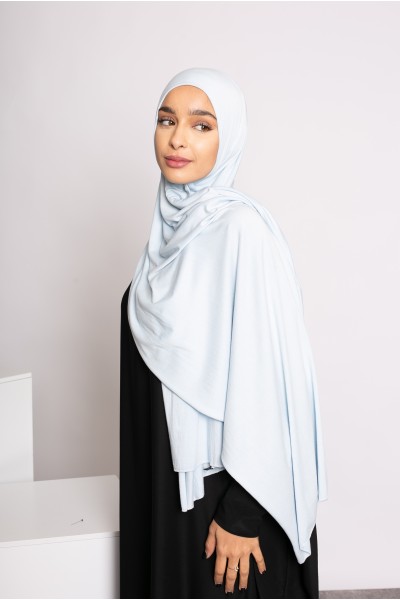 Hijab aus weichem, hellblauem Jersey