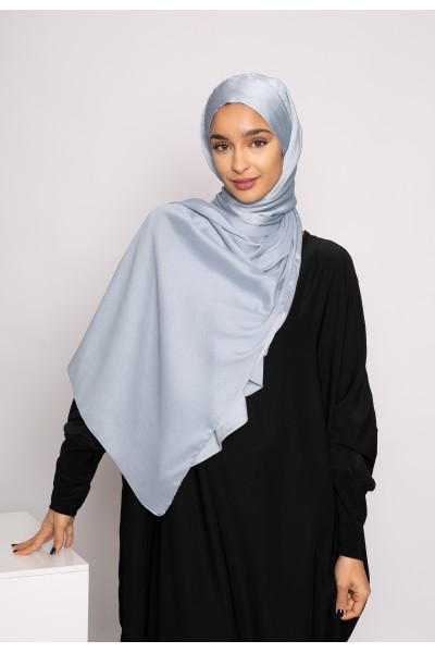 Hijab prêt à nouer satiné plissé gris bleu perlé