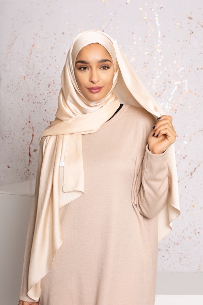 Hijab prêt à nouer satiné plissé beige clair