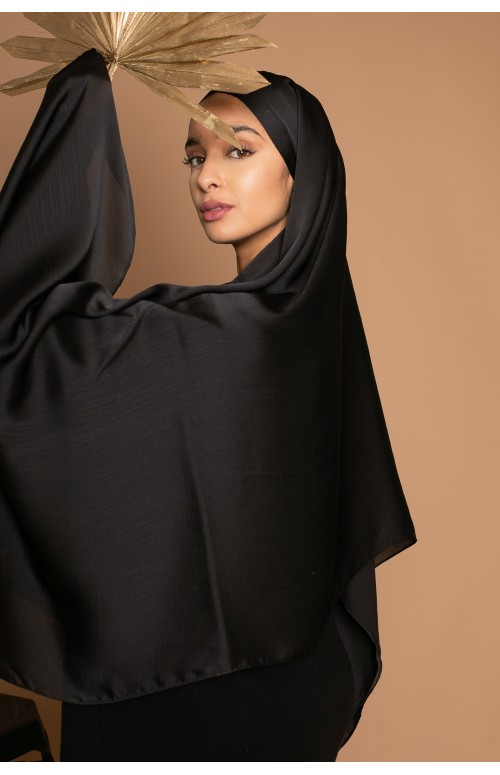 Hijab prêt à nouer satiné plissé noir