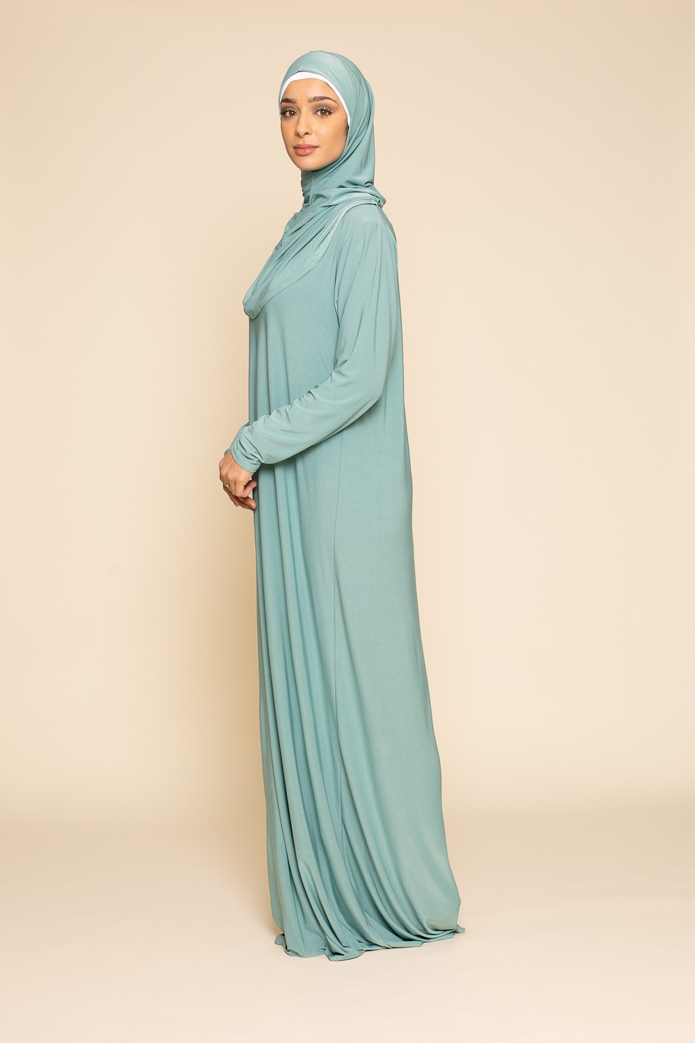 Robe prière avec hijab enfilable collection ramadan