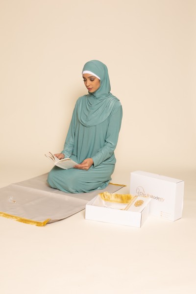 Caja Ramadán blanca y dorada.