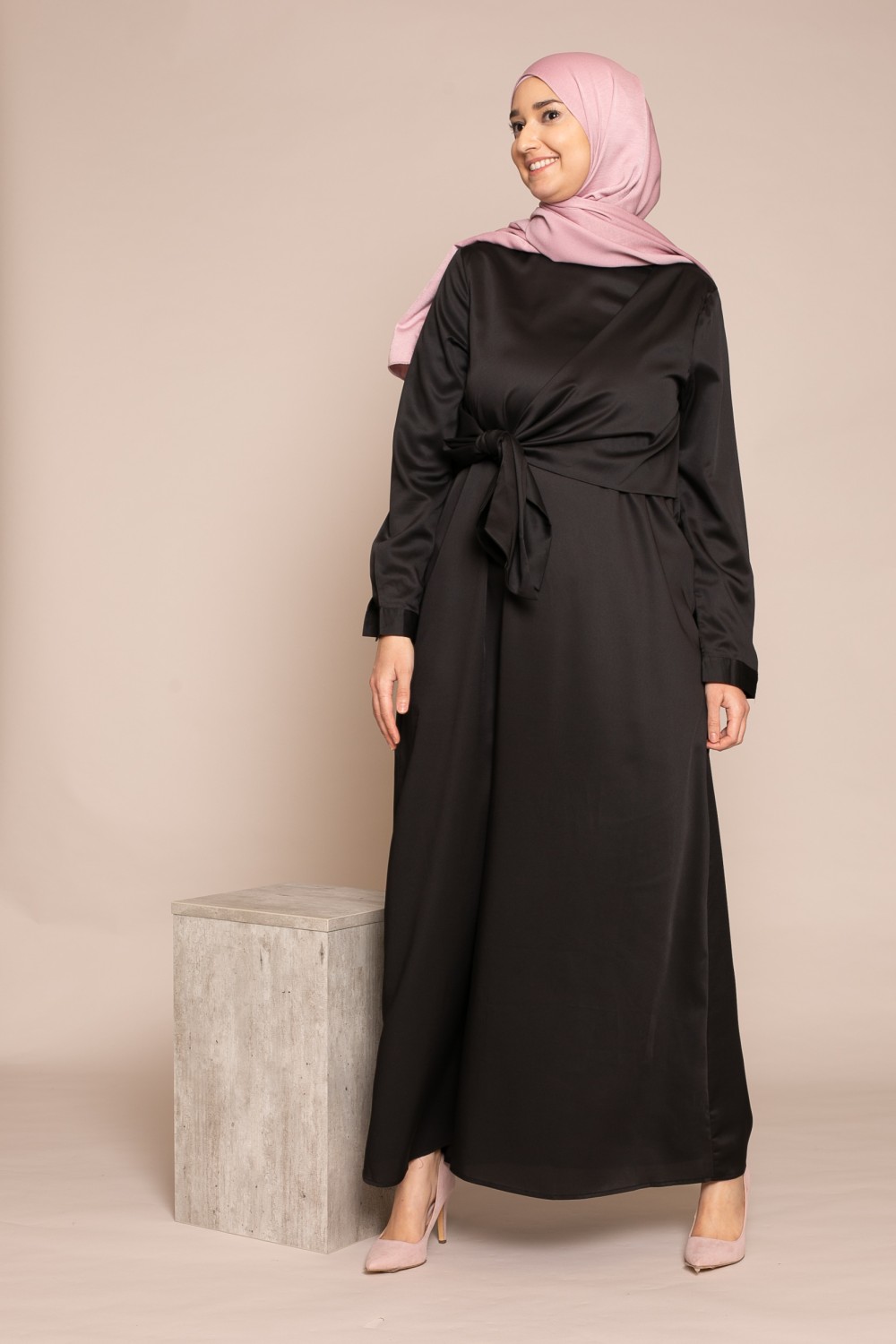 robe longue classe et moderne pour femme musulmane