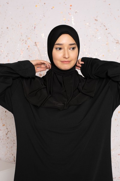 Einfacher schwarzer Hijab