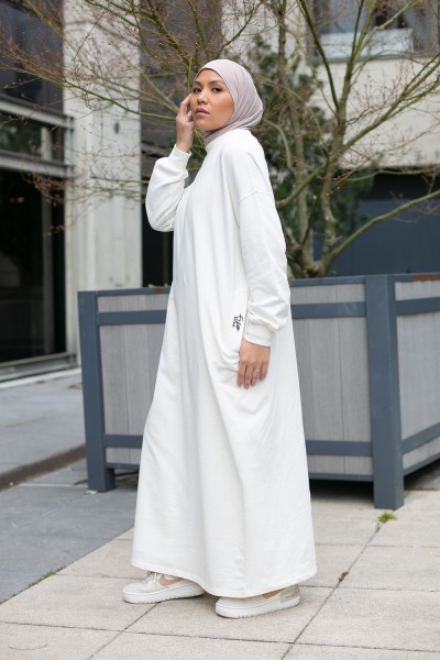Robe sweat oversize blanche pour fille musulmane