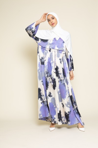 Wide-sleeved flared dress with blue print