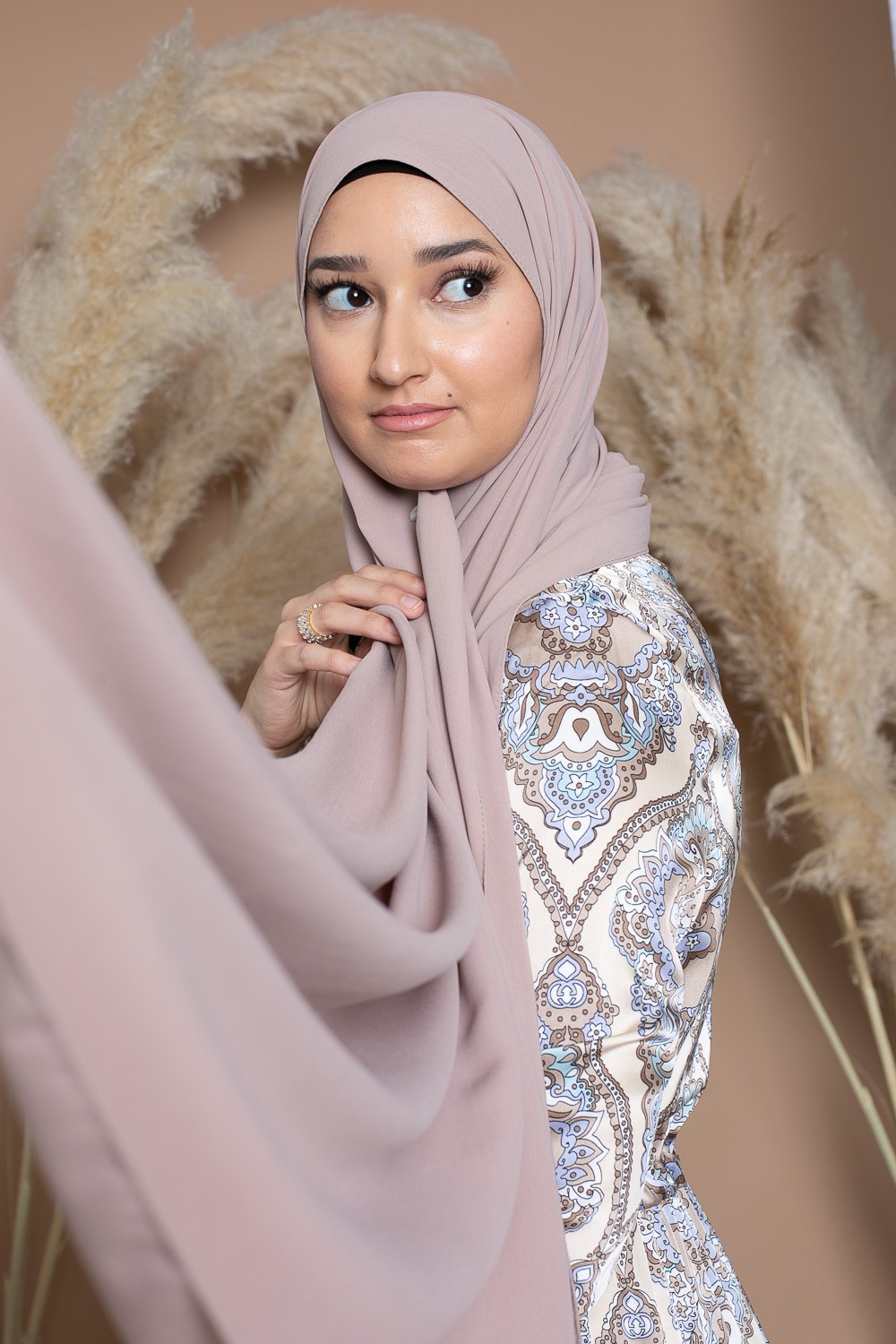 hijab soie de Médine haute qualité