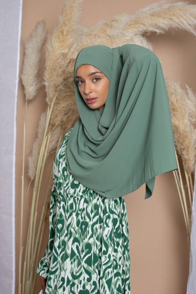 Hijab bereit zum Binden aus grüner Medina-Seide