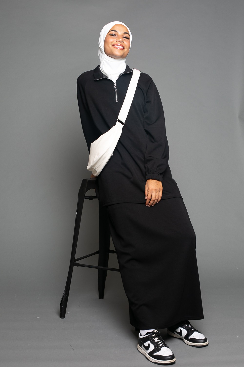 Ensemble jupe et pull zip collection automne moderne pour jeune femme musulmane