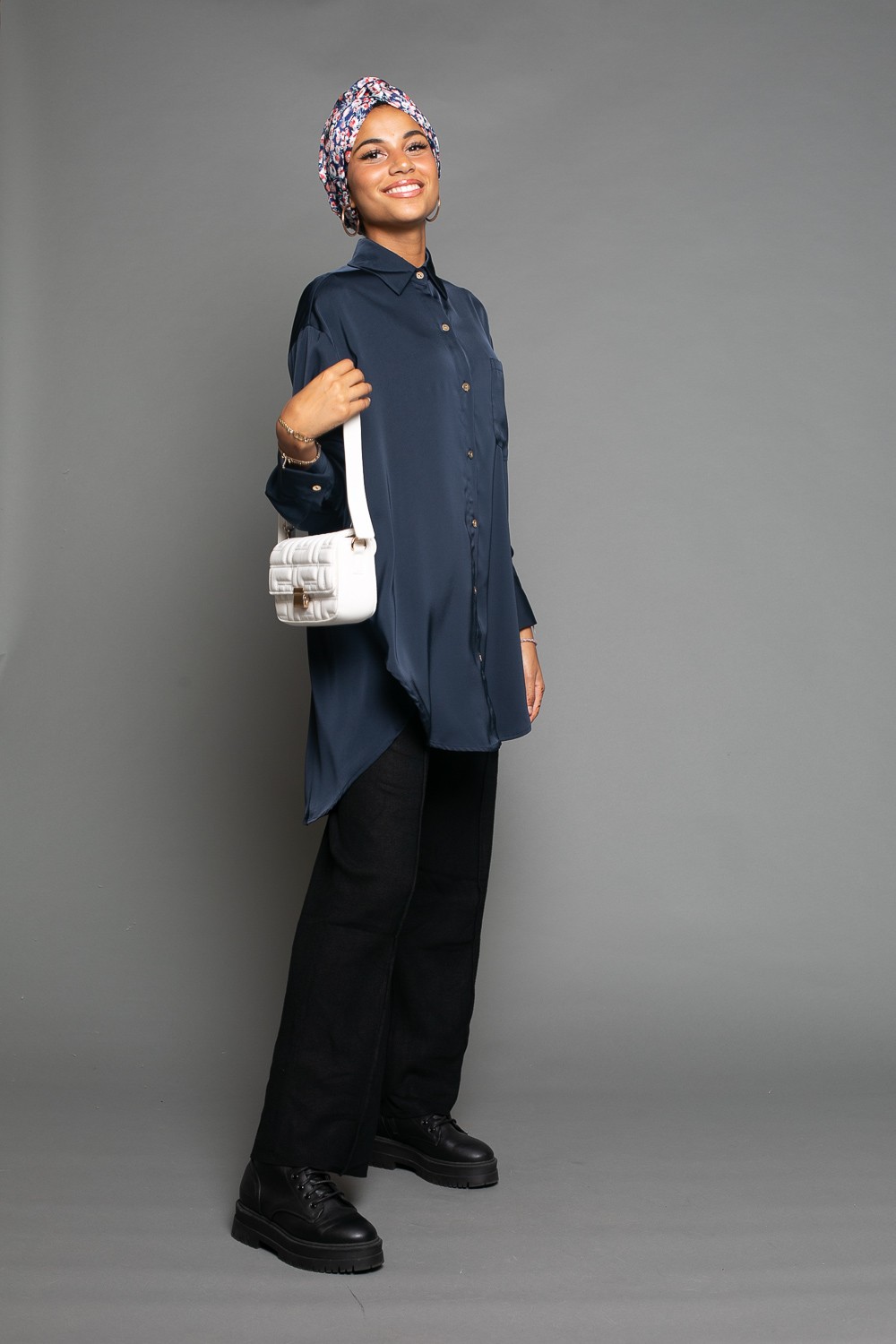 chemise satiné bleu foncé pour femme moderne boutique hijab musulmane