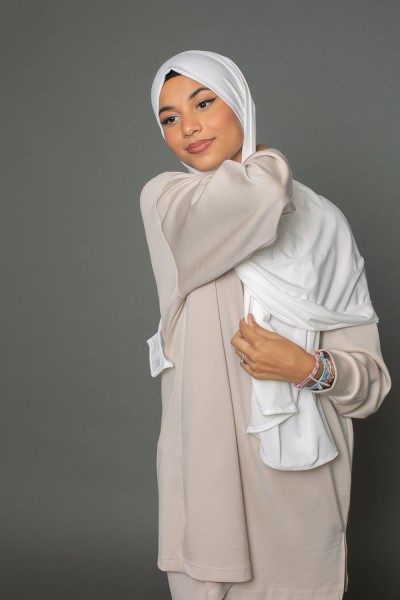 Hochwertiger, fertig zum Binden bestehender Hijab-Sandy-Jersey in gebrochenem Weiß