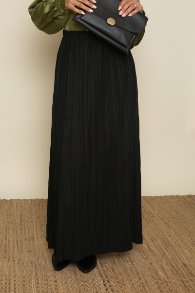 Black winter pleated skirt