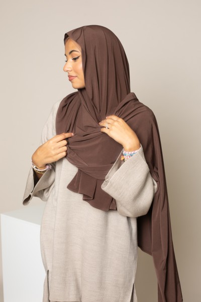 Hochwertiger Hijab aus Sandy-Jersey in Schokoladenbraun