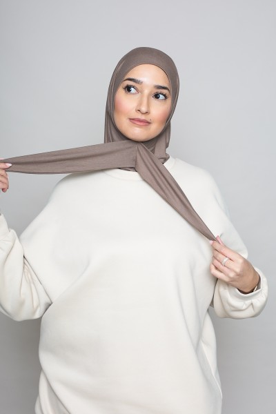 Dark taupe jersey sports hijab to tie