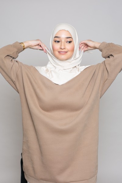 Light beige jersey sports hijab to tie