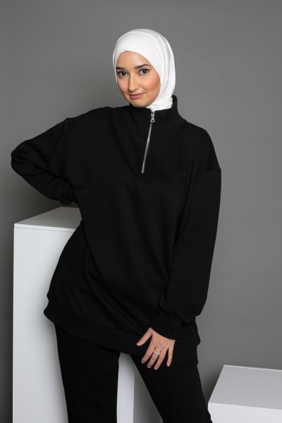 Off-white jersey sports hijab to tie