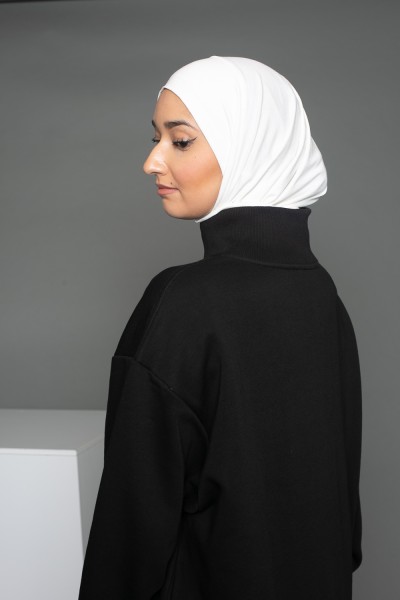 Off-white jersey sports hijab to tie