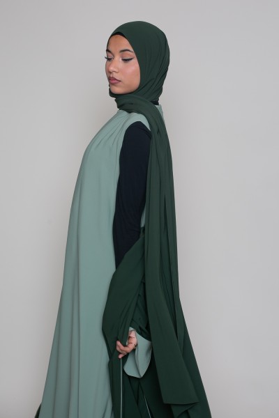 Pistazienfarbenes, ärmelloses Kleid aus Medina-Seide