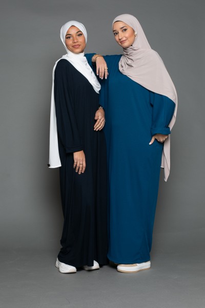 Marineblaue, übergroße Abaya