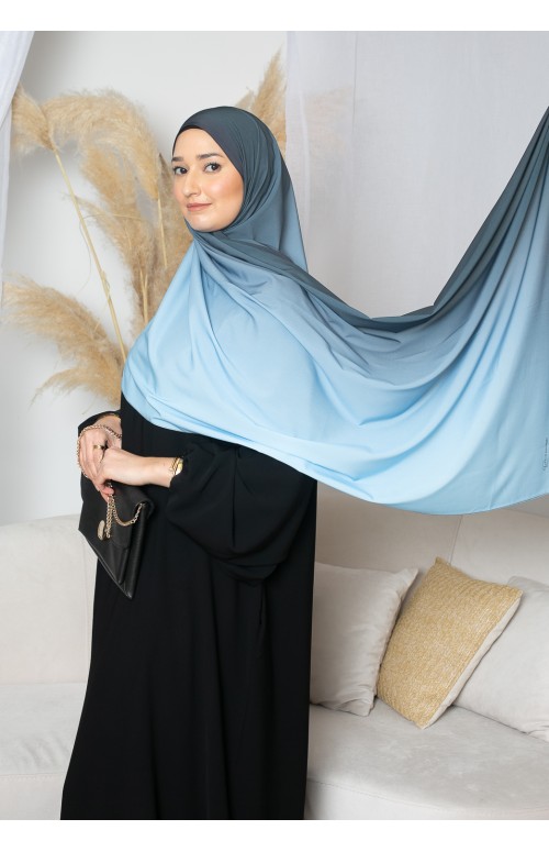 Hijab dégradé bleu. Boutique classe et moderne.