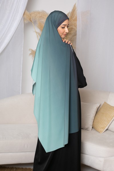 Hijab mit grünem Farbverlauf