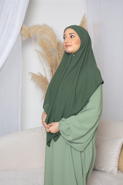 Quadratischer Hijab in dunklem Khaki