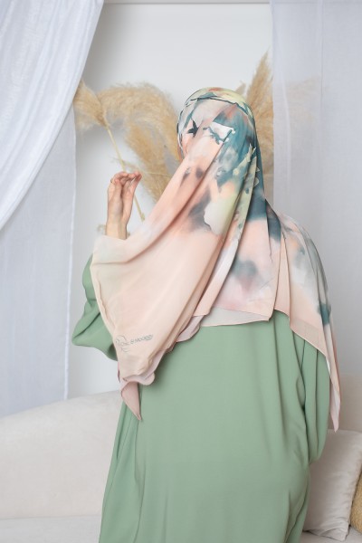 Hijab imprimé carré vert et nude
