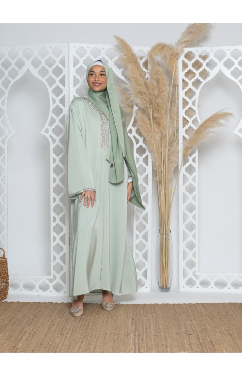Robe caftan moderne satiné. Boutique musulmane moderne pour femme.