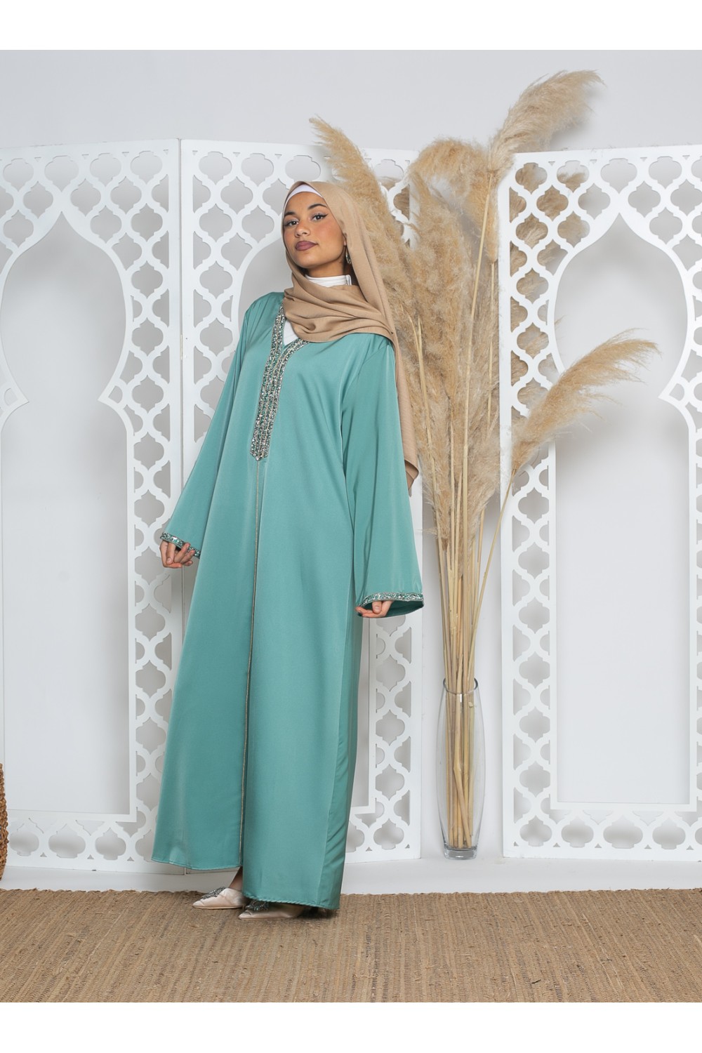 Robe caftan large satiné. Haute qualité. Boutique hijab moderne pour femme.