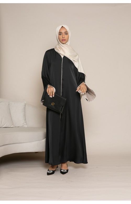 Abaya luxe satiné noir classe et chic. Boutique musulmane pour femme.