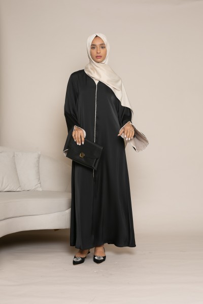 Abaya luxe satiné noir classe et chic. Boutique musulmane pour femme.