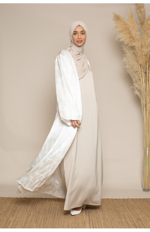 Kimono chic blanc satiné boutique hijab musulmane. Collection pour eid.
